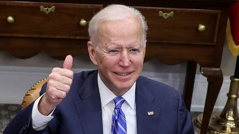 biden thumbs up